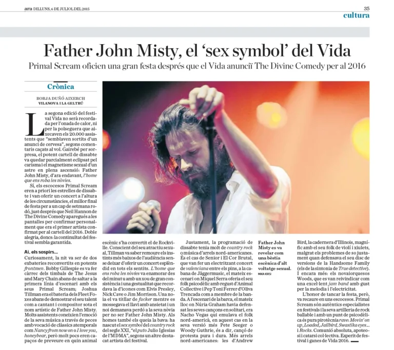 Father John Misty | ARA, Espanja 2015 Lehtiartikkelissa julkaistu keikkakuva Father John Mistystä.
